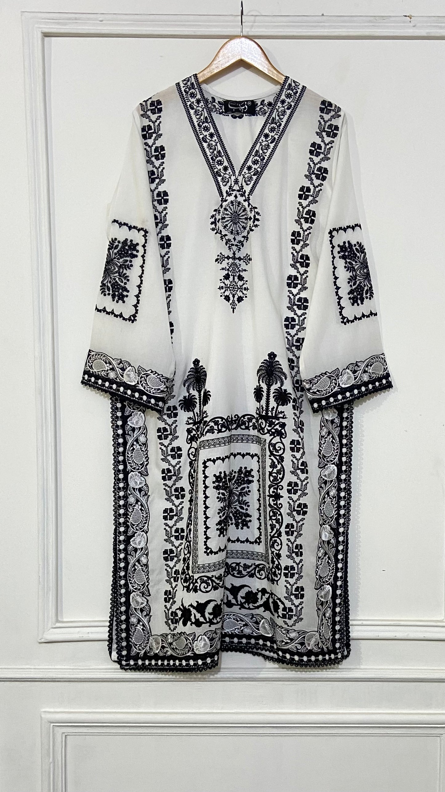 white cross stitch kurta